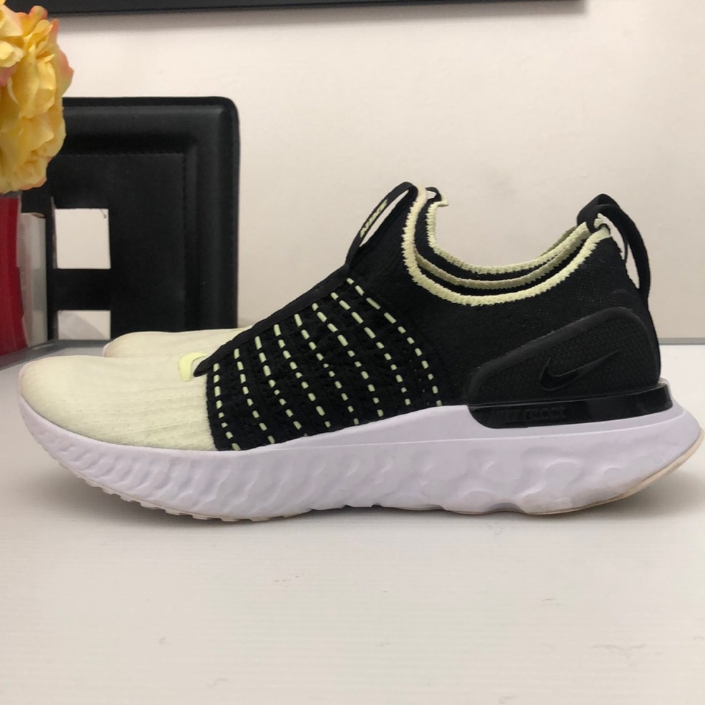 Nike React Phantom Flynit 2 Running Sneakers Wome… - image 1